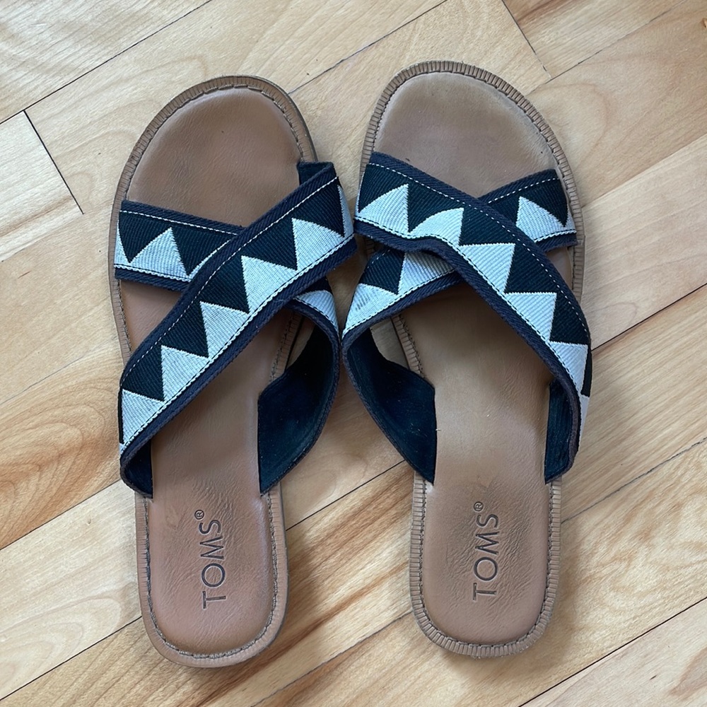TOMS Viv geometric sandals